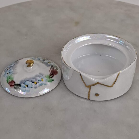 O.E.G. Royal Austria Iridescent Floral Lidded Button Trinket Box Gold Accents - Picture 10 of 13